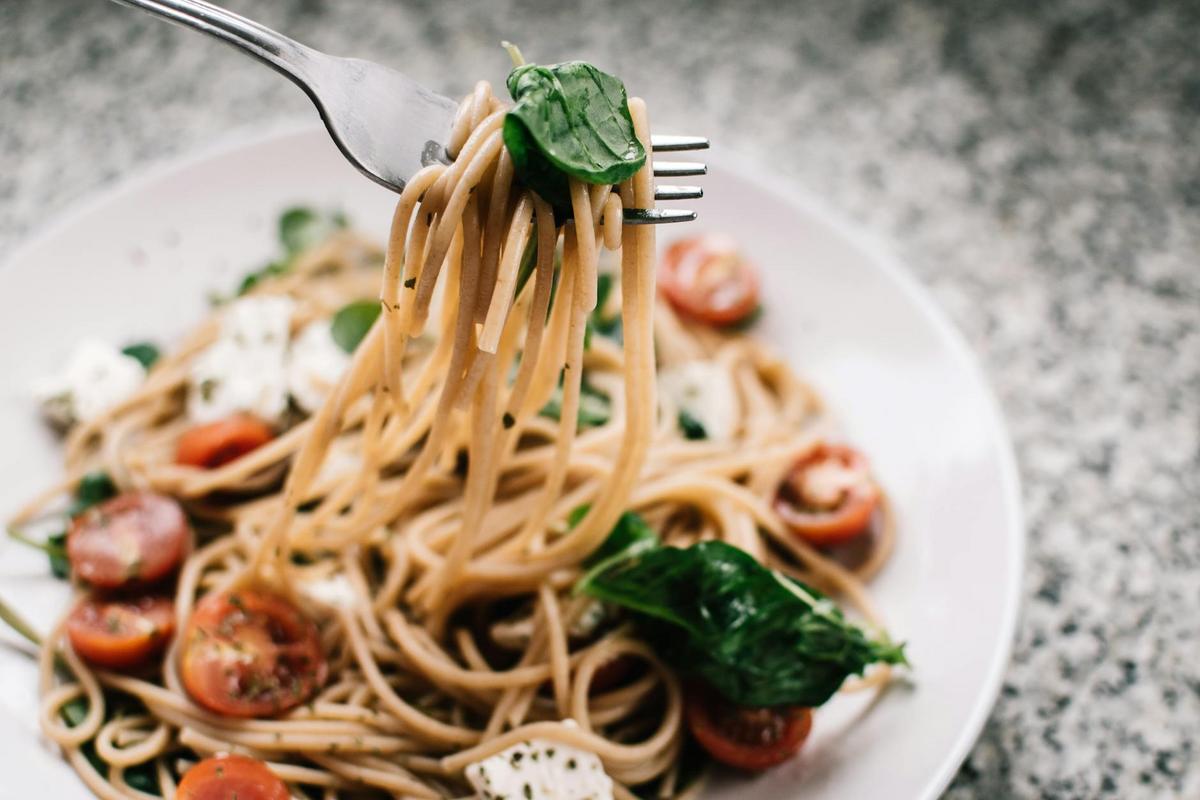 Savoring the Mediterranean Diet: Recipes and Benefits